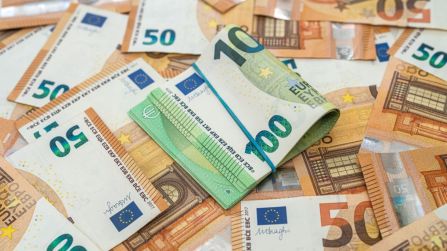 Bonus insegnanti, oltre 1.500 euro in più per presidi e professori: il piano di Valditara