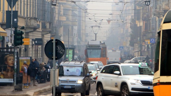 Allarme smog in Lombardia, scattano i divieti di secondo livello anche nel fine settimana