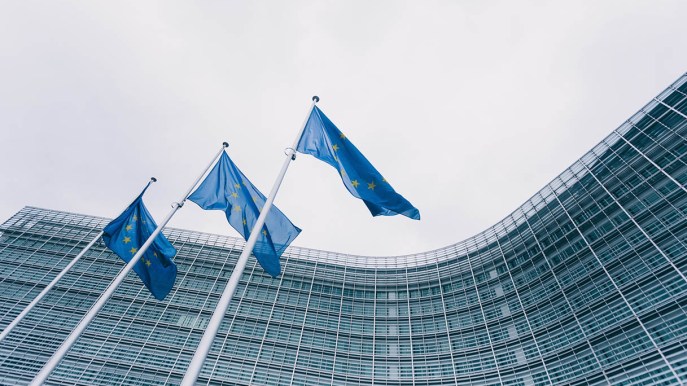 La Commissione Ue approva 4 miliardi di aiuti di stato per batterie e pannelli solari