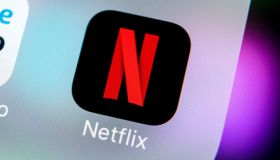 Su Netflix il costo dell'abbonamento aumenta ancora, novità anche per pubblicità e condivisioni