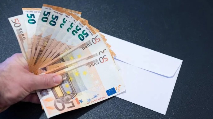 Stipendi, a chi spettano gli aumenti nel 2024? Più di 100 euro a chi ha reddito di 35mila euro l’anno