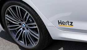 Hertz vende 20mila auto elettriche per acquistare quelle a benzina