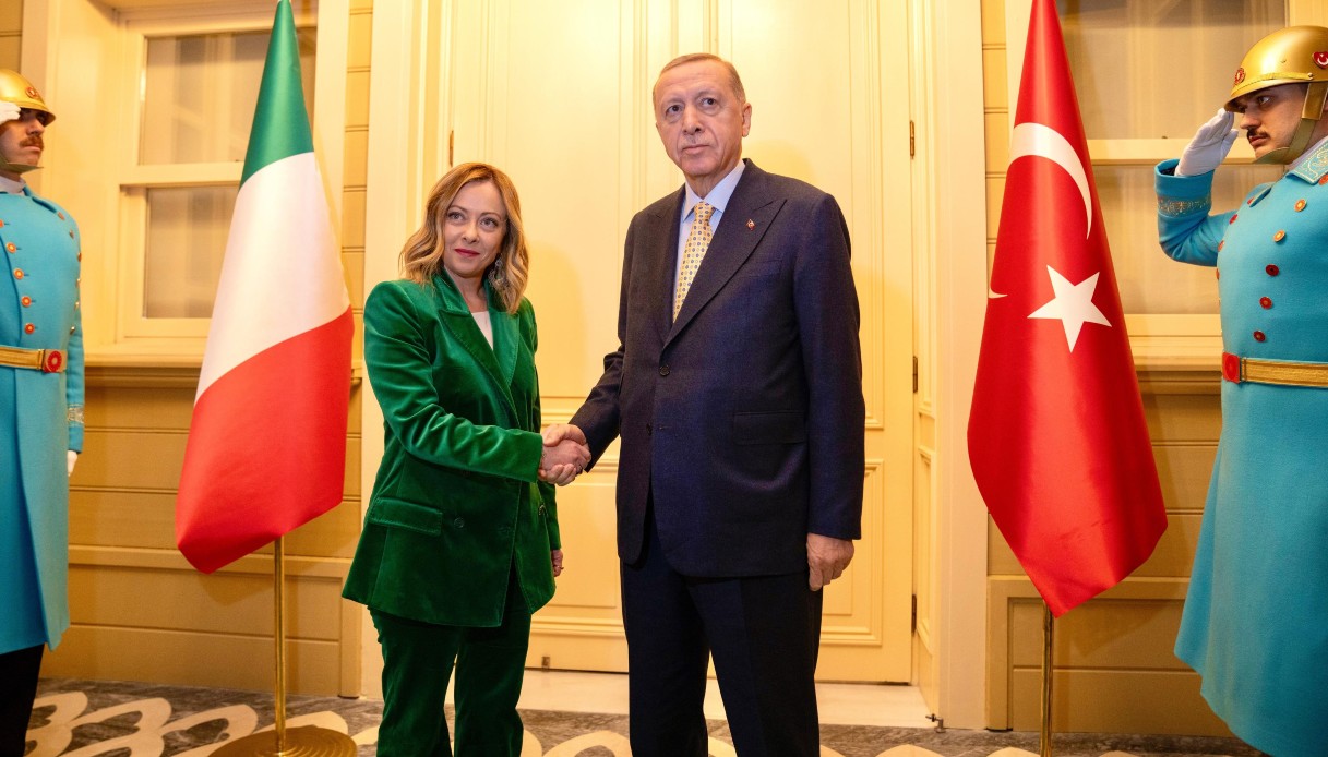Incontro Meloni-Erdogan: c’è l’intesa su migranti e guerra