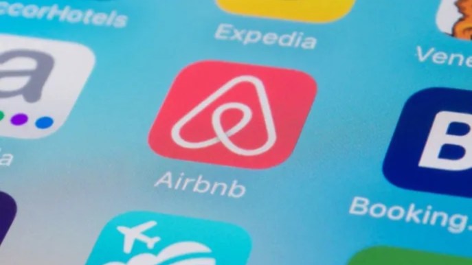 Airbnb, ricavi sopra le attese ma in Italia le tasse pesano: persi 349 milioni