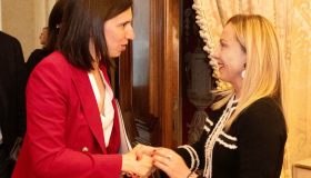 Medio Oriente, Schlein telefona a Meloni: sì dalla Camera per il cessate il fuoco