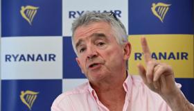 Da Ryanair biglietti aerei più cari del 5-10% per l’estate 2024, la minaccia di Michael O’Leary