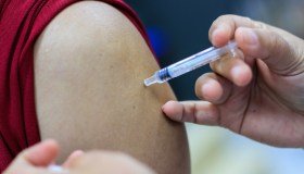 Morbillo, nuova variante in Italia: può sfuggire ai test. I sintomi da riconoscere