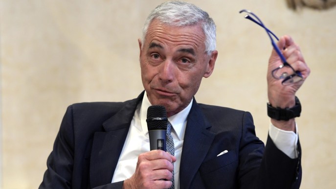 Giorgio Palù si dimette dall’Aifa e attacca il ministro Schillaci: “Assente, umiliante”