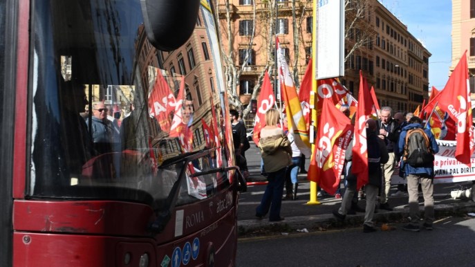 Sciopero Roma del 23 febbraio 2024, bus, metro e tram a rischio? Orari e modalità