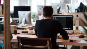 Studi professionali, nuovo contratto con aumenti da 215 euro e una tantum da 400 euro