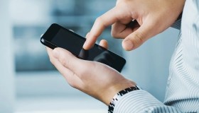 Conti svuotati con un sms: la nuova truffa dilaga in Italia