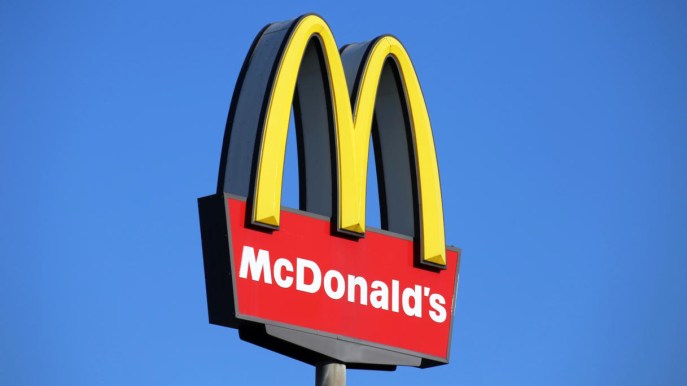 Guasto da McDonald’s, chiusi tutti i ristoranti: l’azienda spiega i motivi del down