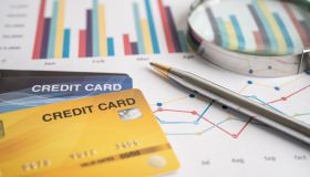 Petrolio e gas, mercati in rialzo: che effetto avrà su bollette e prezzo benzina