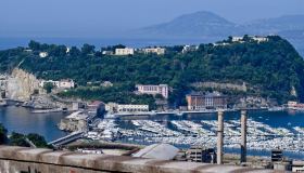 Effetto Mare Fuori, a Napoli si cerca casa nei quartieri della fiction: i prezzi e le zone