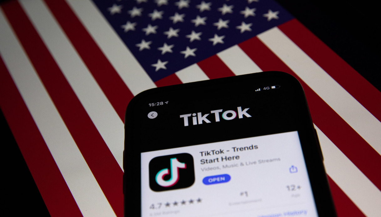 Gli Usa votano la legge per vietare TikTok, la Cina minaccia ritorsioni