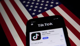 Gli Usa votano la legge per vietare TikTok, la Cina minaccia ritorsioni