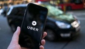 Uber, lettera aperta contro il governo Meloni: “60 minuti per una corsa”