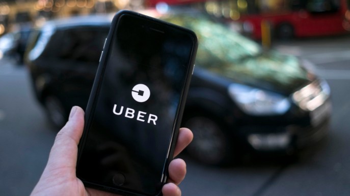 Uber, lettera aperta contro il governo Meloni: “60 minuti per una corsa”