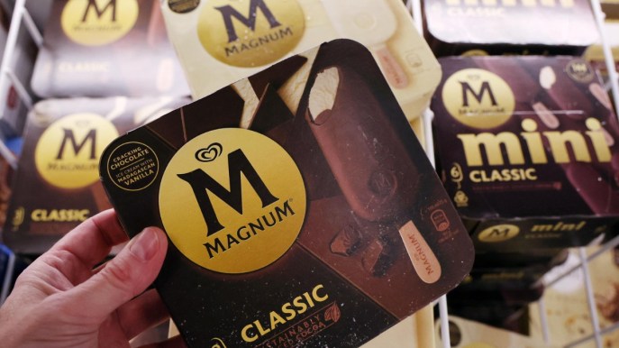 Unilever scorpora l’unità gelati e licenzia 7500 dipendenti: il futuro di Algida