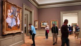 Mercato dell’arte resiliente nonostante la crisi: il report e le previsioni 2024