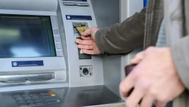 Prosegue il calo degli sportelli bancari, nel 2023 oltre 800 in meno
