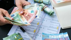 Bollette luce e gas, aumenti del 26,2% in tre anni nonostante il calo dei costi di mercato: i motivi