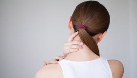 La fibromialgia diventa malattia invalidante? Sintomi, cure, cosa potrebbe cambiare per i lavoratori