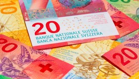 Banca Centrale Svizzera gioca d’anticipo e taglia i tassi d’interesse