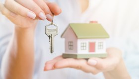 Mutui, i tassi calano oltre il 4%: si risparmia fino a 1200 euro