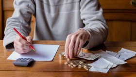 Pensioni aprile 2024, aumenti e arretrati in pagamento ma non per tutti