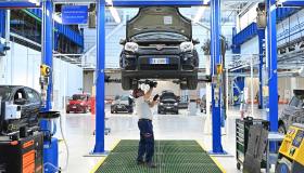 Stellantis, accordo per le uscite volontarie: quale futuro per gli impianti in Italia?