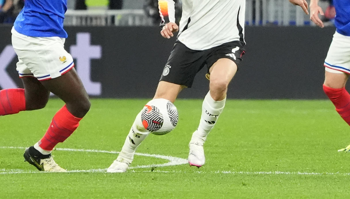 Adidas ritira la maglia 44 della Nazionale tedesca: ricorda le SS naziste