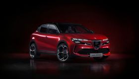 Alfa Romeo Milano cambia nome dopo le polemiche con il governo: si chiamerà Junior