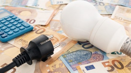 Bollette luce e gas a prezzo fisso, prezzi nuovamente in calo: quanto si risparmia ora