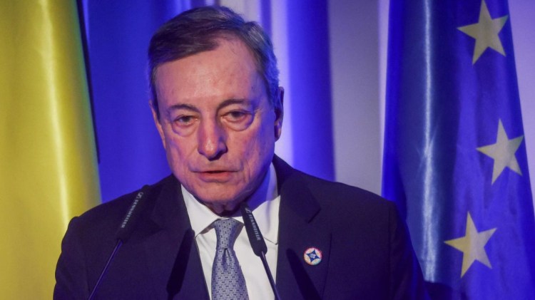 Draghi sull’economia Ue: “Serve un cambiamento radicale, dobbiamo agire insieme”