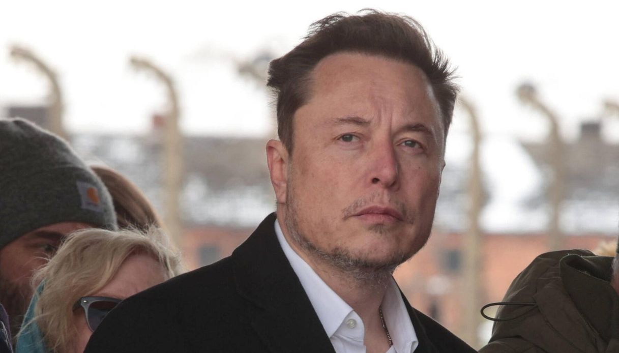 Tesla licenzia 14mila dipendenti, Musk: “Dobbiamo risparmiare”