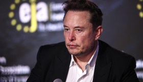 Trimestrali contrastanti dai colossi tech Usa. I numeri di Alphabet e Tesla