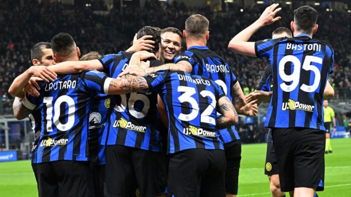 Milan-Inter, all’asta per la Giornata della Terra le maglie nerazzurre del derby scudetto