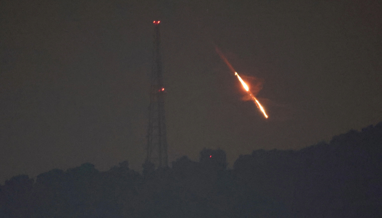 L’Iran attacca Israele con 300 droni e missili: sarà guerra aperta?