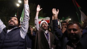 Iran, il baratro dopo l’attacco: gli Usa frenano Israele, cosa può succedere