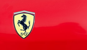 Accordo tra Ferrari e HP, affare milionario per la scuderia di F1 che cambia nome e colore