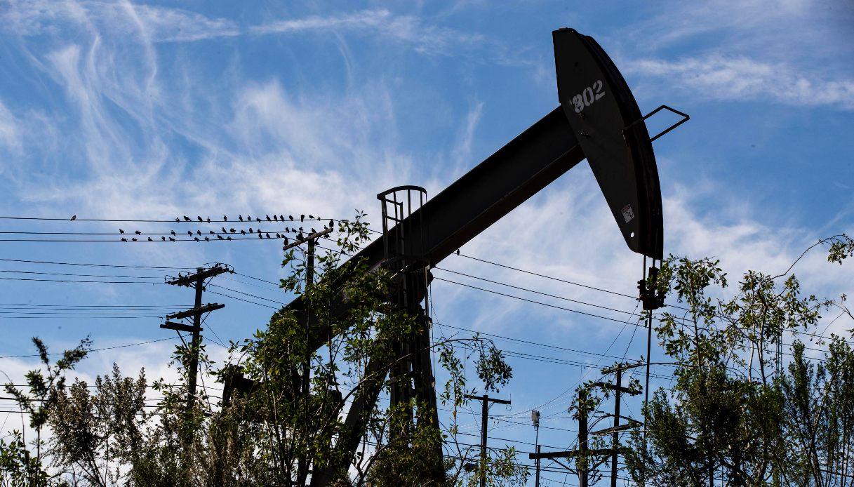 Biden colpisce l’industria del petrolio: primo aumento delle tariffe in 100 anni