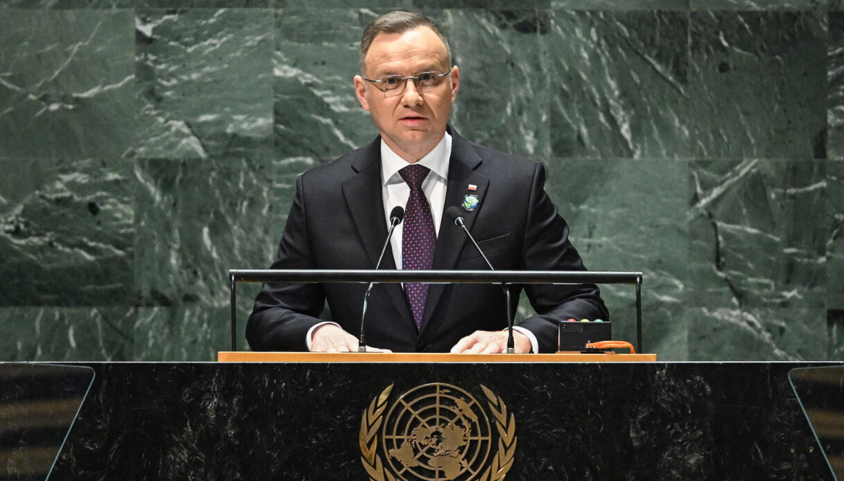 La Polonia si dice pronta a ospitare armi nucleari della Nato: ira della Russia