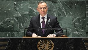 La Polonia si dice pronta a ospitare armi nucleari della Nato: ira della Russia