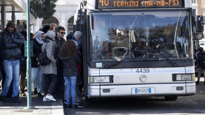 Sciopero Roma dell’11 aprile, mezzi pubblici Atac e RomaTpl fermi: gli orari dello stop