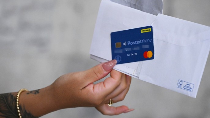 Nuova social card, 460 euro per gli acquisti: chi può richiederla e come