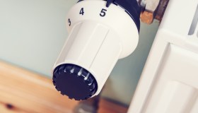 Direttiva case green, “bene l’elettrificazione dei consumi, ma non esiste nessun divieto per le caldaie a gas”