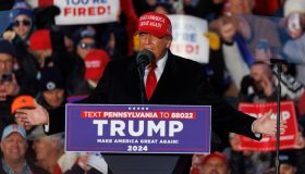 Trump a processo per il caso Stormy Daniels: i 130mila dollari che inguaiano l’ex presidente