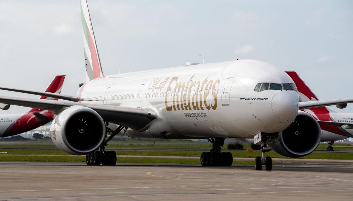 Emirates, maxi premio ai dipendenti per i risultati raggiunti: 5 mesi di stipendio in più