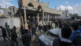 Gaza, Hamas accetta l’accordo sul cessate il fuoco: per Israele “è il solito trucco”